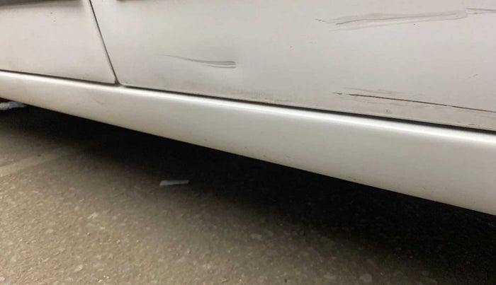 2013 Maruti Wagon R 1.0 LXI, Petrol, Manual, 72,574 km, Left running board - Slight discoloration