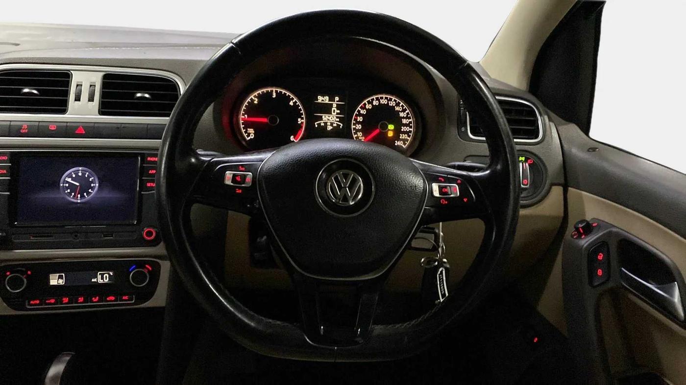 2018 Volkswagen Vento HIGHLINE 1.5 AT, Diesel, Automatic, 52,400 km, Steering Wheel Close Up