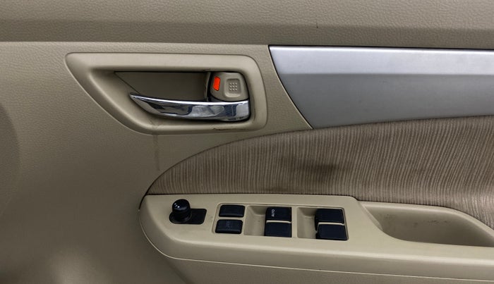 2014 Maruti Ertiga VXI, Petrol, Manual, 1,05,538 km, Driver Side Door Panels Control