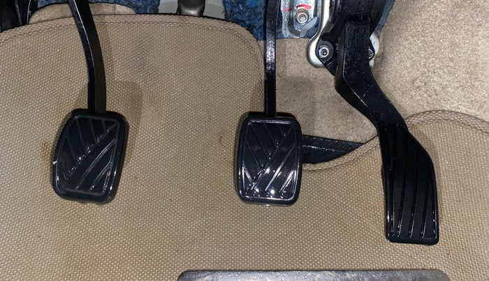 2014 Maruti Ertiga VXI, Petrol, Manual, 1,05,538 km, Pedals