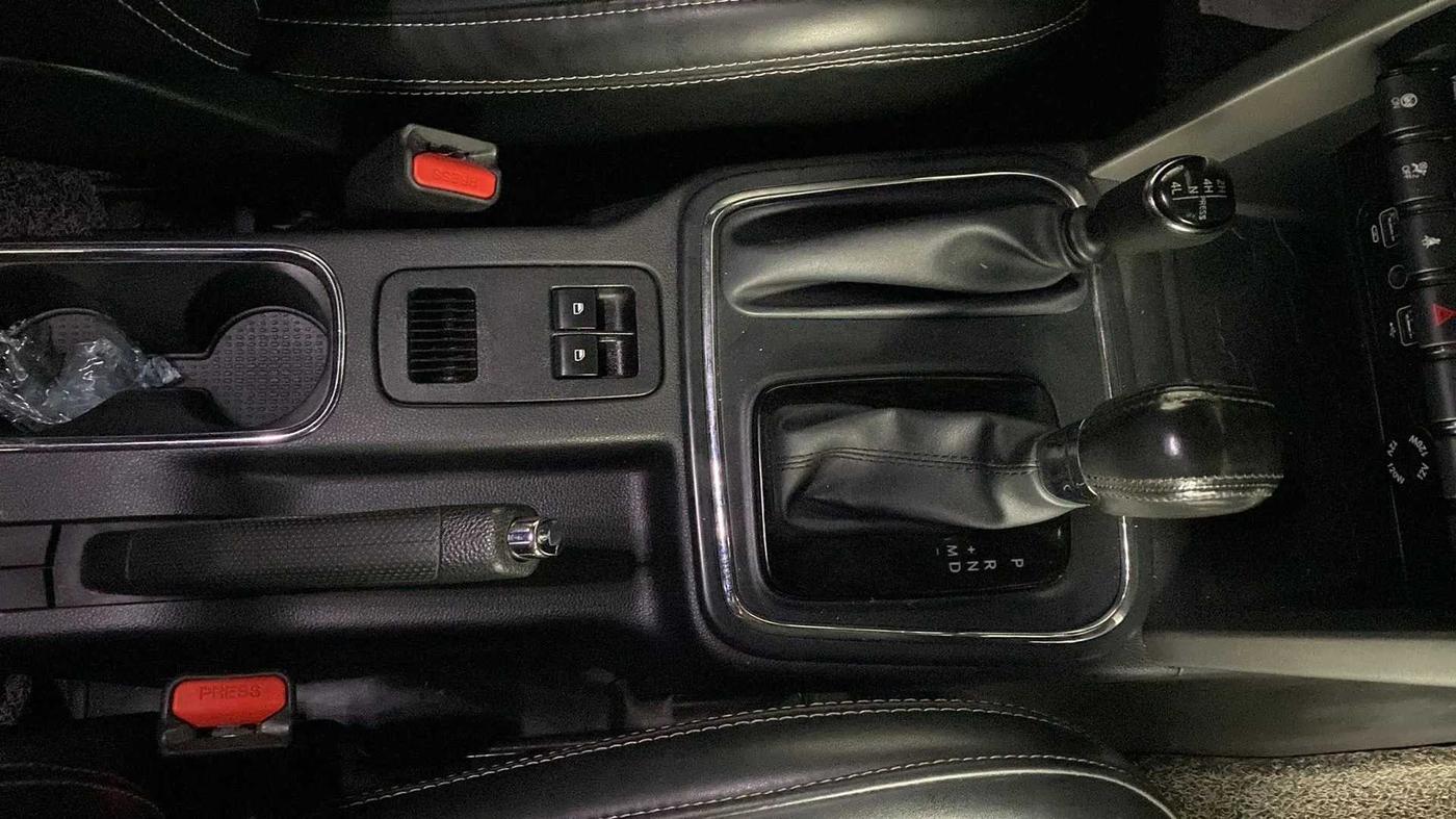 2021 Mahindra Thar LX PETROL HT 4WD AT, Petrol, Automatic, 36,697 km, Gear Lever