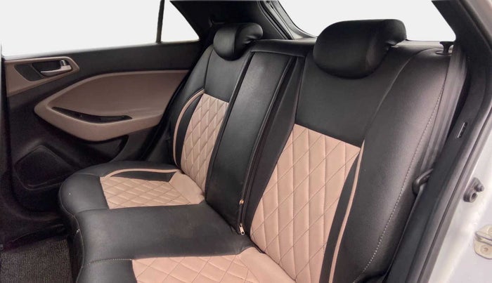 2020 Hyundai Elite i20 ASTA 1.2 (O), Petrol, Manual, 73,196 km, Right Side Rear Door Cabin