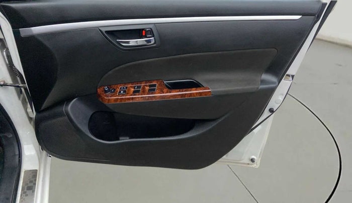 2015 Maruti Swift VXI, Petrol, Manual, 31,187 km, Driver Side Door Panels Control