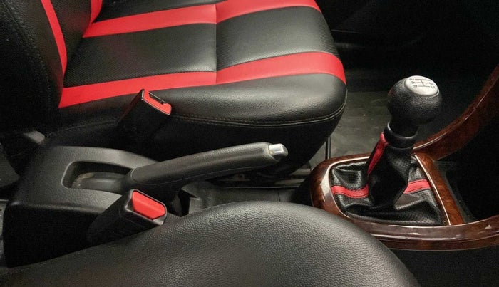 2015 Maruti Swift VXI, Petrol, Manual, 31,187 km, Gear Lever