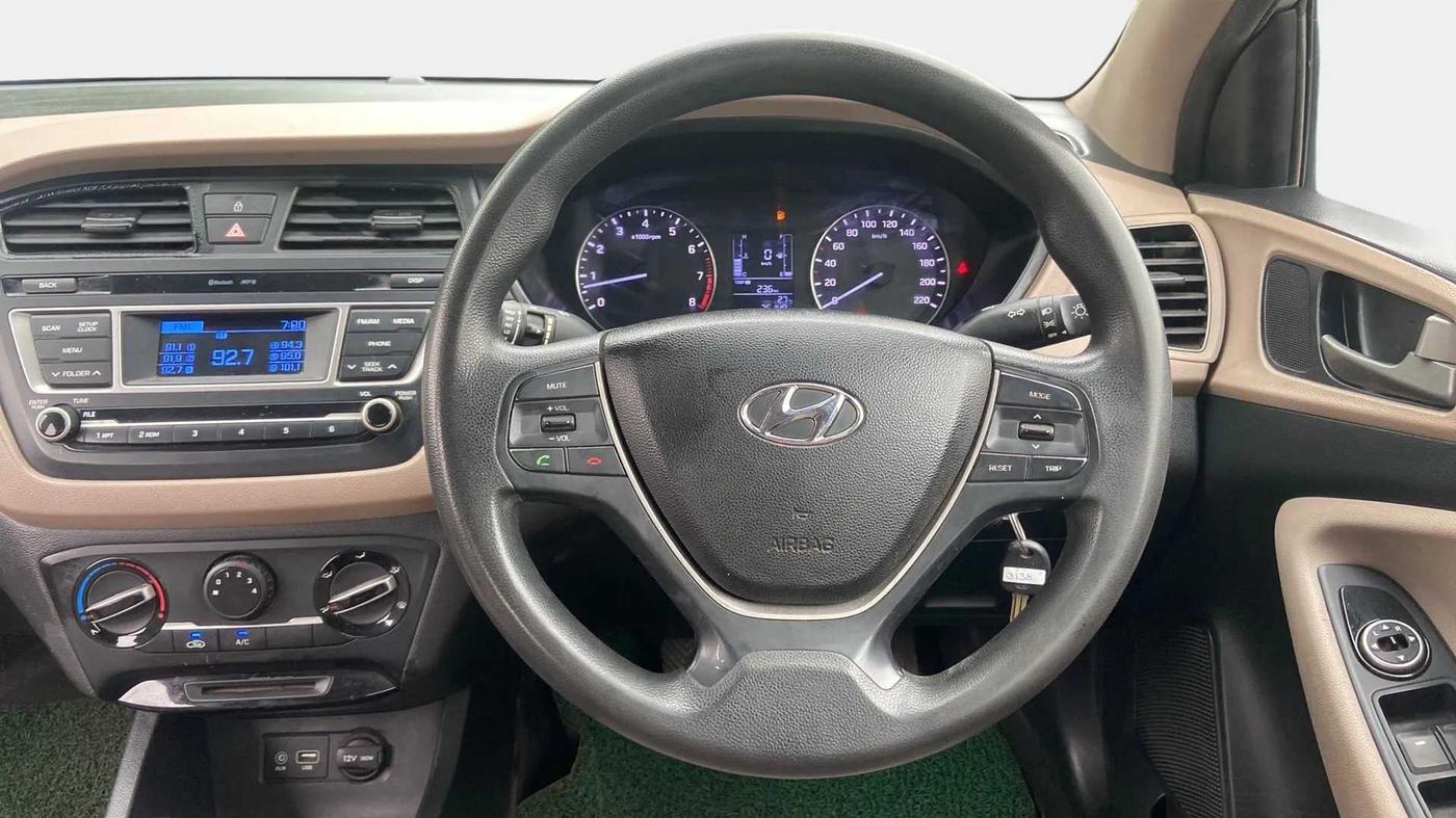 2017 Hyundai Elite i20 MAGNA 1.2, Petrol, Manual, 75,208 km, Steering Wheel Close Up