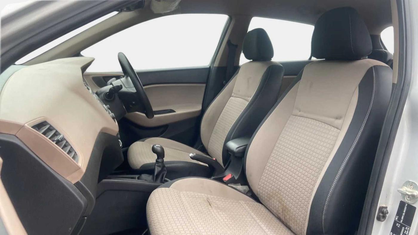 2017 Hyundai Elite i20 MAGNA 1.2, Petrol, Manual, 75,208 km, Right Side Front Door Cabin