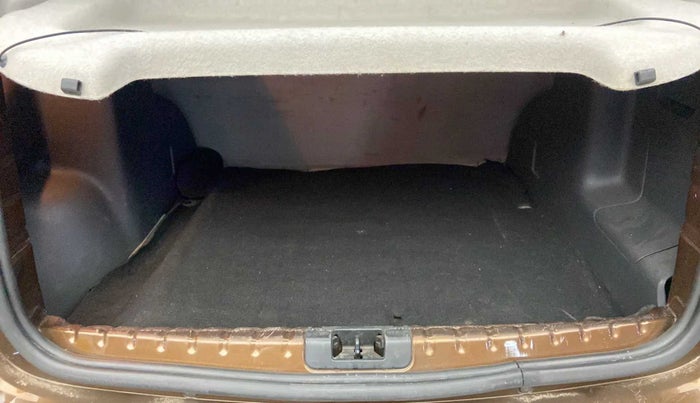 2013 Renault Duster RXL PETROL, Petrol, Manual, 26,315 km, Boot Inside