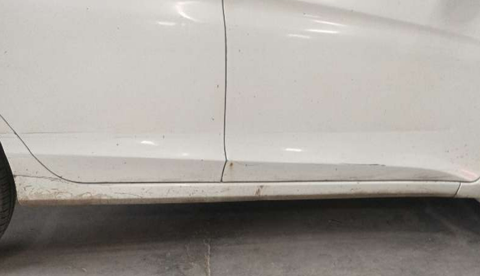 2014 Honda City 1.5L I-VTEC V MT, Petrol, Manual, 90,038 km, Right running board - Slightly dented