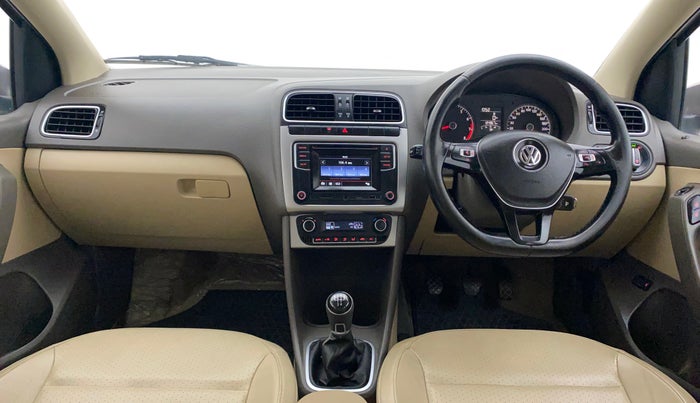 2016 Volkswagen Vento HIGHLINE 1.6 MPI, Petrol, Manual, 1,25,059 km, Dashboard