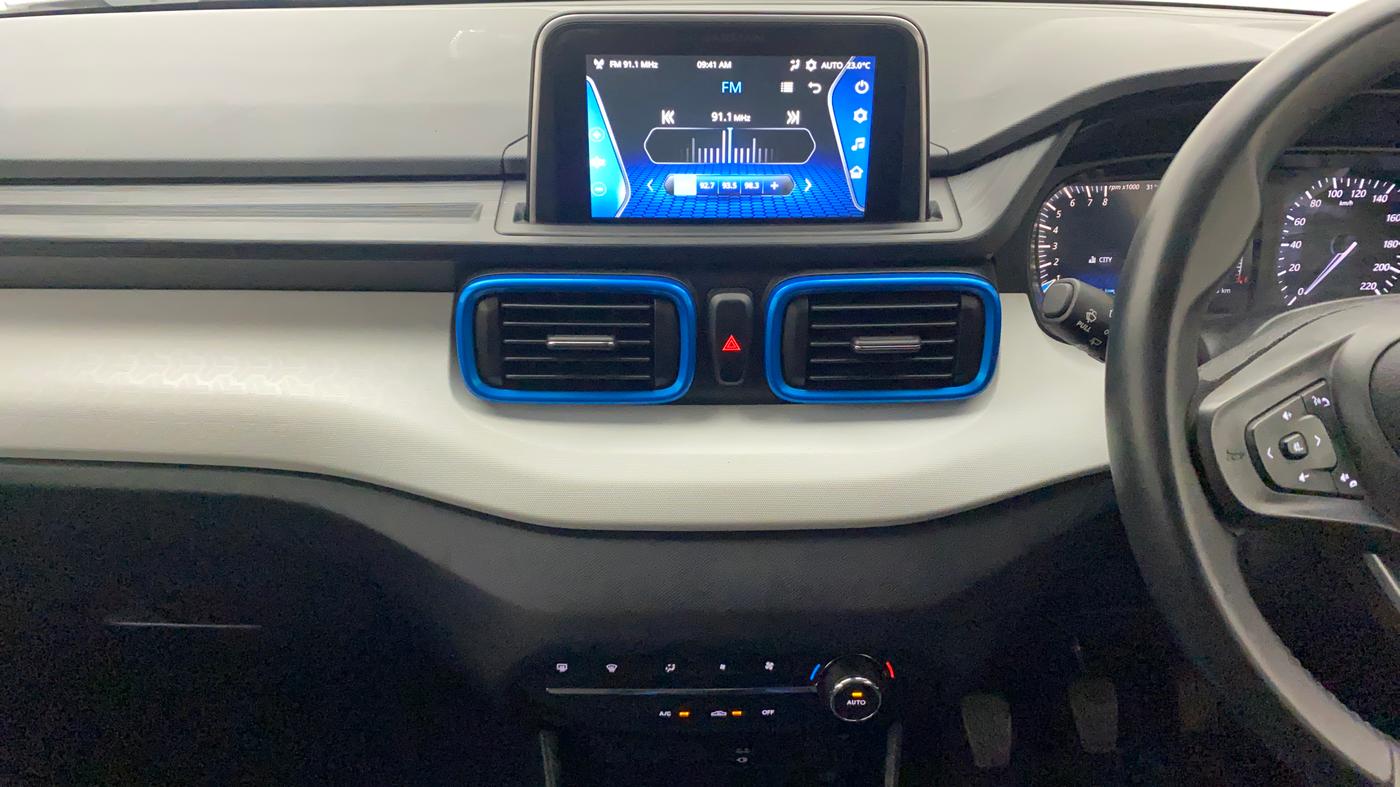 2022 Tata PUNCH CREATIVE  1.2 RTN DUAL TONE, Petrol, Manual, 22,932 km, Air Conditioner