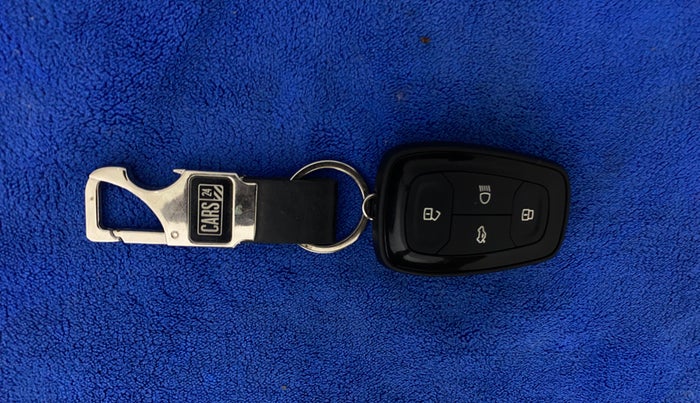 2022 Tata PUNCH CREATIVE  1.2 RTN DUAL TONE, Petrol, Manual, 22,932 km, Key Close Up