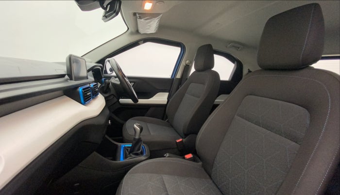 2022 Tata PUNCH CREATIVE  1.2 RTN DUAL TONE, Petrol, Manual, 22,932 km, Right Side Front Door Cabin