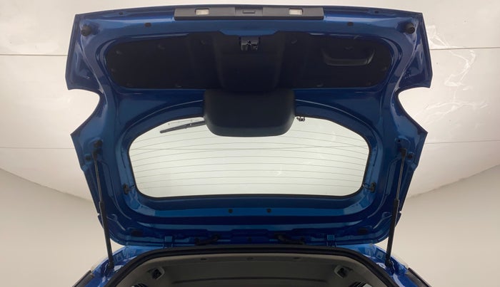 2022 Tata PUNCH CREATIVE  1.2 RTN DUAL TONE, Petrol, Manual, 22,932 km, Boot Door Open