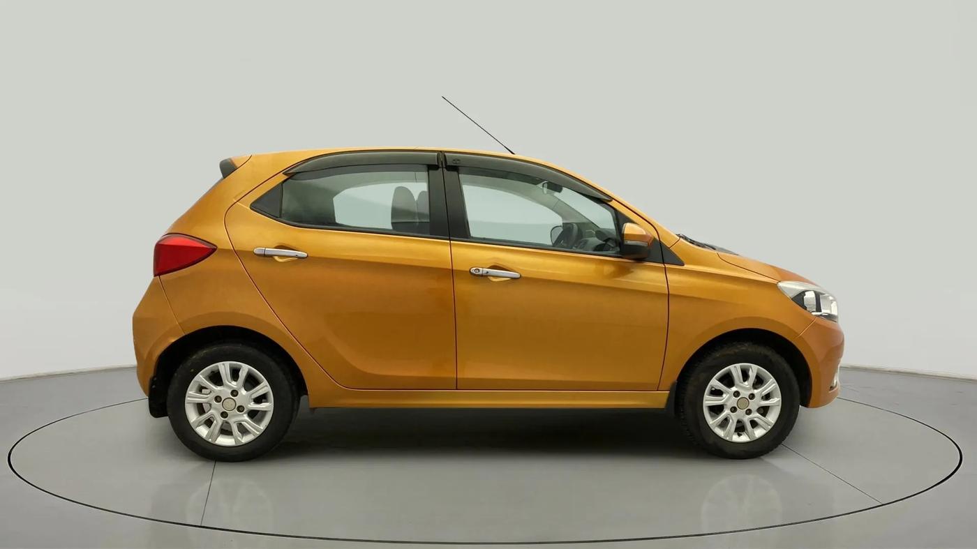 2018 Tata Tiago XZA PETROL, Petrol, Automatic, 62,401 km, Right Side View