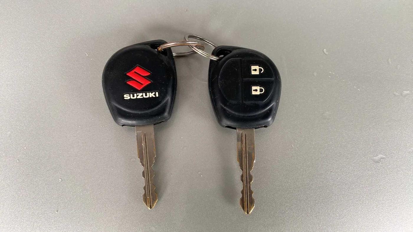 2019 Maruti Swift VXI, Petrol, Manual, 50,825 km, Key Close Up