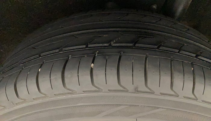2016 Maruti Vitara Brezza ZDI, Diesel, Manual, 55,103 km, Left Rear Tyre Tread
