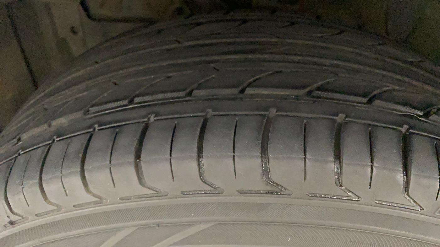 2016 Maruti Vitara Brezza ZDI, Diesel, Manual, 55,103 km, Left Front Tyre Tread