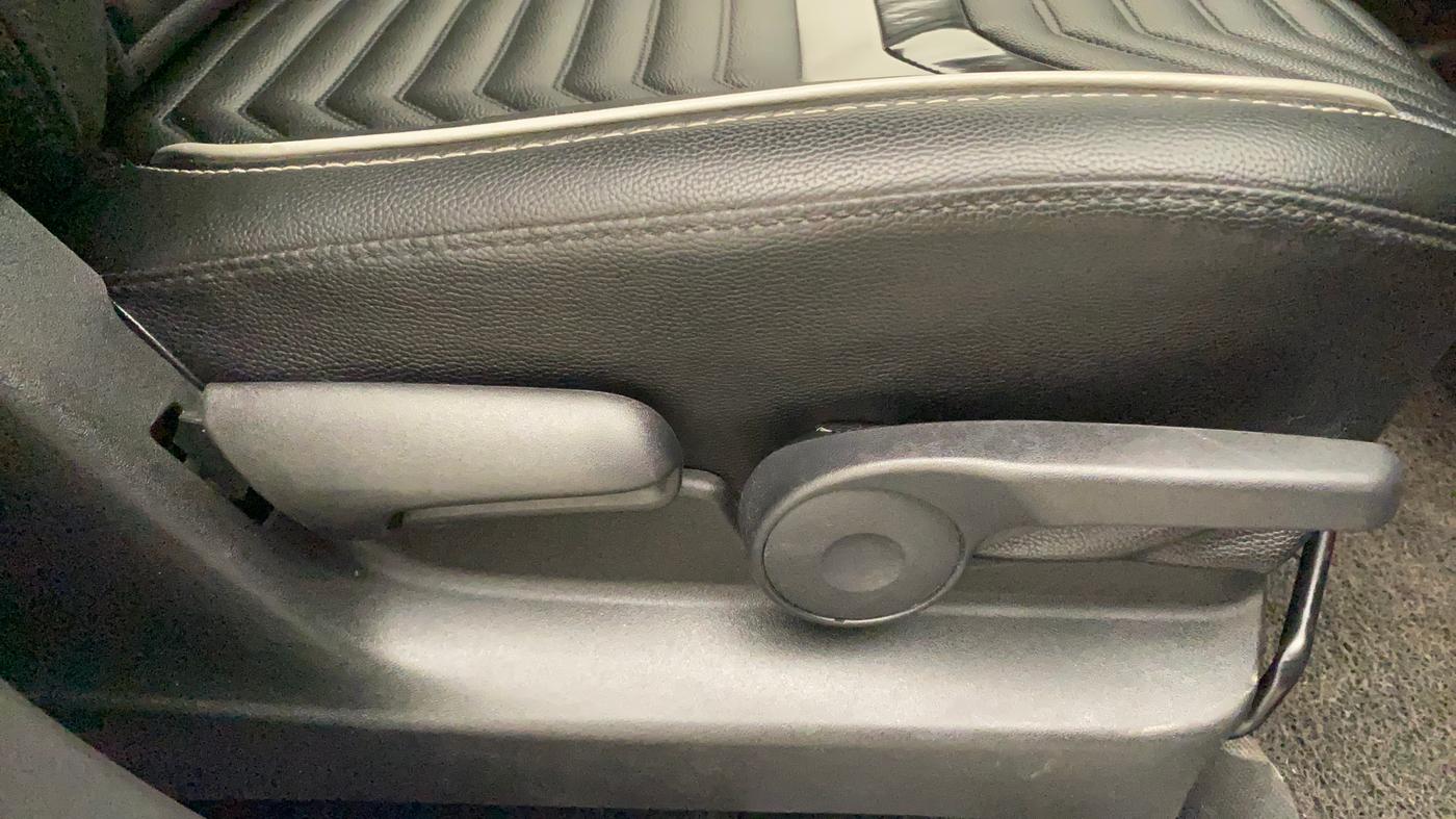 2016 Maruti Vitara Brezza ZDI, Diesel, Manual, 55,103 km, Driver Side Adjustment Panel