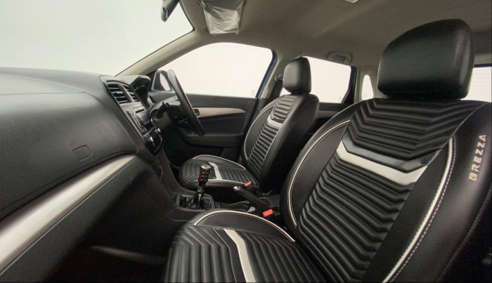 2016 Maruti Vitara Brezza ZDI, Diesel, Manual, 55,103 km, Right Side Front Door Cabin