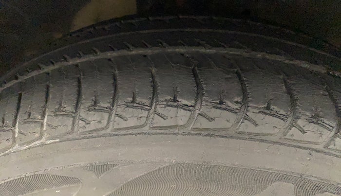 2017 Maruti Celerio ZXI (O), Petrol, Manual, 41,935 km, Right Front Tyre Tread