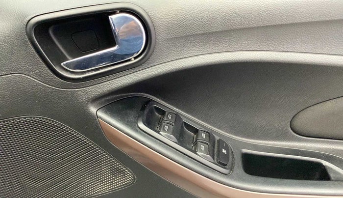 2018 Ford FREESTYLE TITANIUM 1.5 DIESEL, Diesel, Manual, 58,381 km, Driver Side Door Panels Control