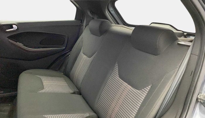 2018 Ford FREESTYLE TITANIUM 1.5 DIESEL, Diesel, Manual, 58,381 km, Right Side Rear Door Cabin