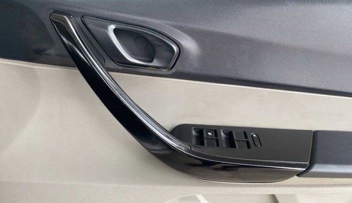 2019 Tata Tiago XT PETROL, Petrol, Manual, 57,461 km, Driver Side Door Panels Control