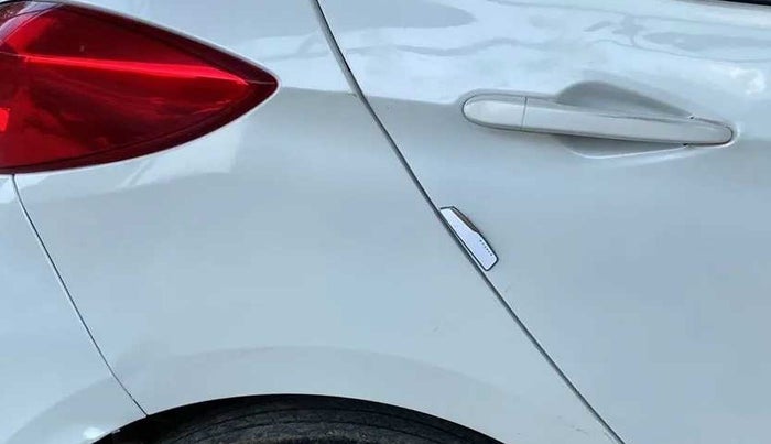 2019 Tata Tiago XT PETROL, Petrol, Manual, 44,365 km, Right quarter panel - Minor scratches