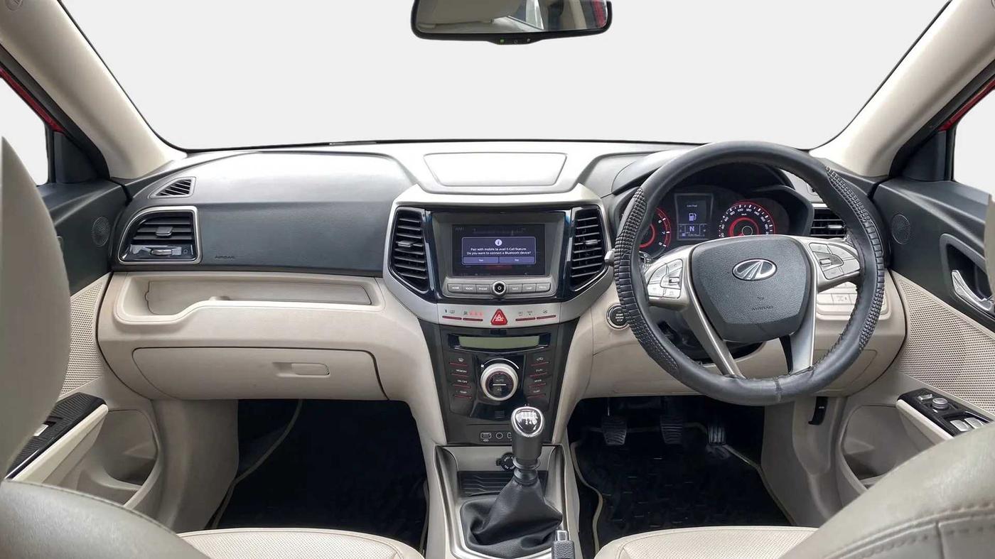 2021 Mahindra XUV300 W8 (O) 1.2 PETROL, Petrol, Manual, 43,480 km, Dashboard