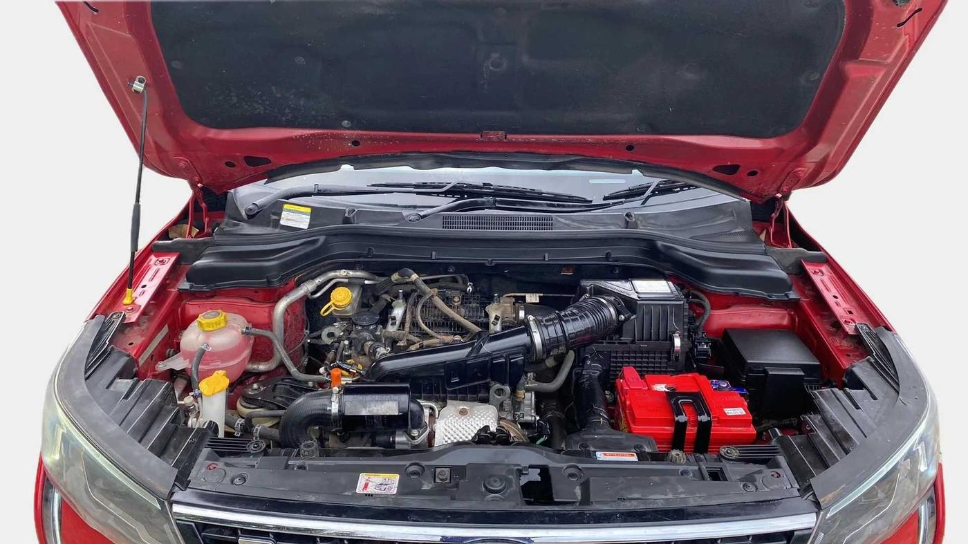 2021 Mahindra XUV300 W8 (O) 1.2 PETROL, Petrol, Manual, 43,480 km, Open Bonet