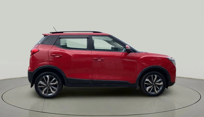 2021 Mahindra XUV300 W8 (O) 1.2 PETROL, Petrol, Manual, 43,480 km, Right Side