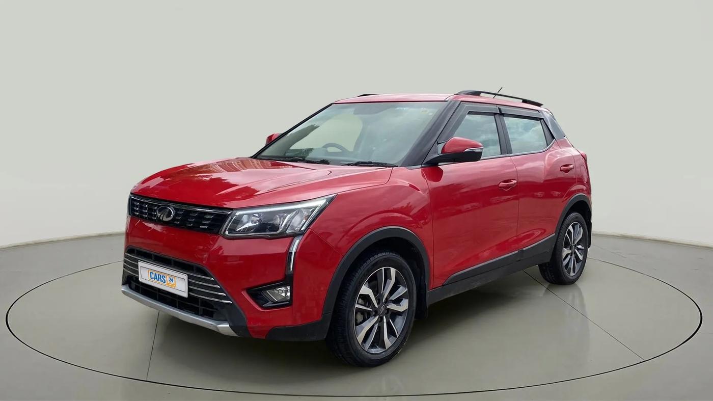 2021 Mahindra XUV300 W8 (O) 1.2 PETROL, Petrol, Manual, 43,480 km, Left Front Diagonal