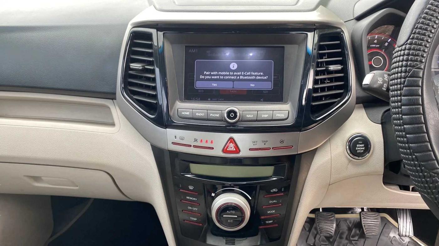 2021 Mahindra XUV300 W8 (O) 1.2 PETROL, Petrol, Manual, 43,480 km, Air Conditioner