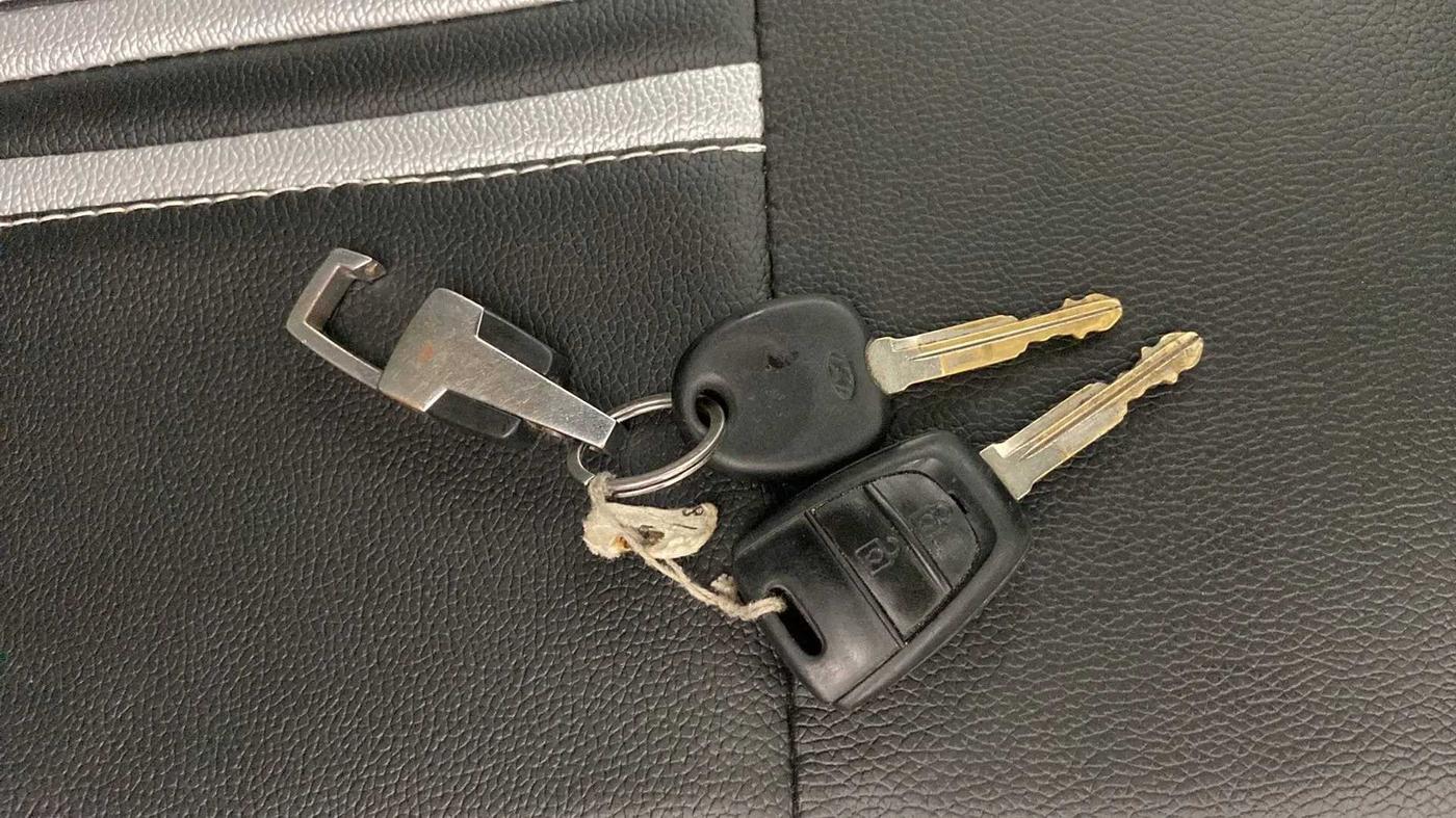 2019 Hyundai NEW SANTRO SPORTZ CNG, CNG, Manual, 91,283 km, Key Close Up