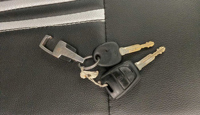 2019 Hyundai NEW SANTRO SPORTZ CNG, CNG, Manual, 91,283 km, Key Close Up