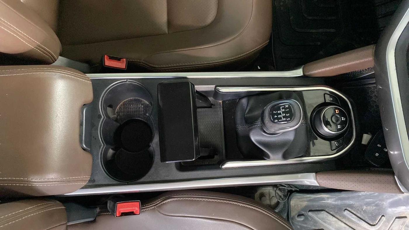 2019 Tata Harrier XZ 2.0L, Diesel, Manual, 69,605 km, Gear Lever