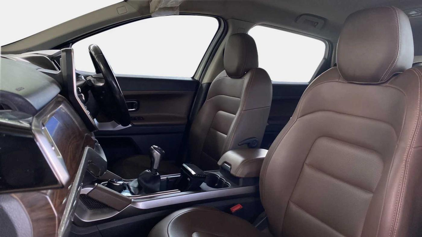 2019 Tata Harrier XZ 2.0L, Diesel, Manual, 69,605 km, Right Side Front Door Cabin