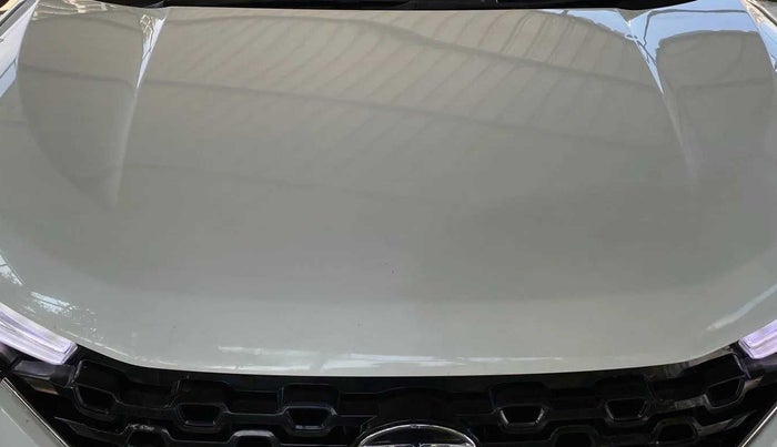 2019 Tata Harrier XZ 2.0L, Diesel, Manual, 69,597 km, Bonnet (hood) - Slightly dented