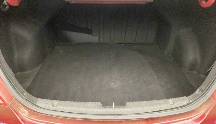 2014 Hyundai Verna FLUIDIC 1.4 VTVT, Petrol, Manual, 58,769 km, Boot Inside