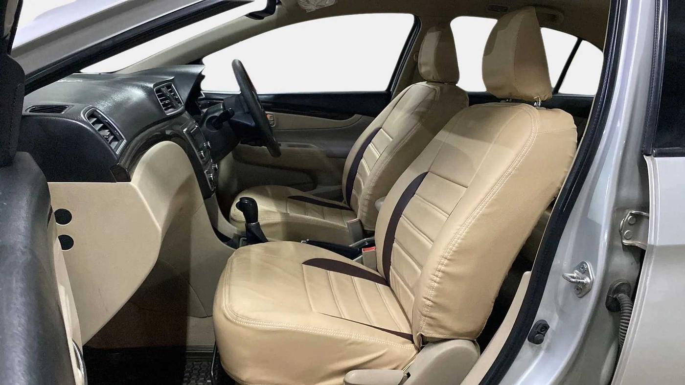 2017 Maruti Ciaz ZETA 1.4  AT PETROL, Petrol, Automatic, 74,037 km, Right Side Front Door Cabin