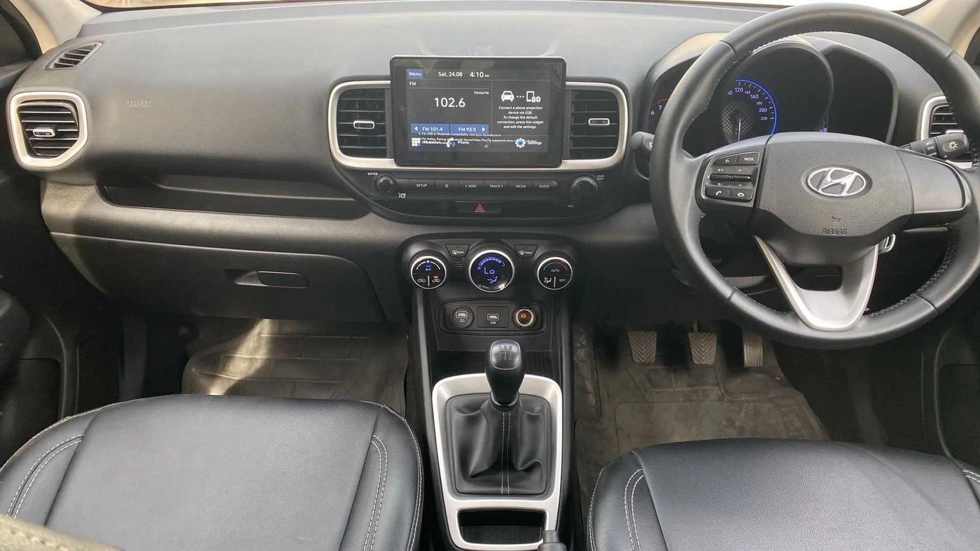 2020 Hyundai VENUE S+ 1.2, Petrol, Manual, 85,731 km, Dashboard