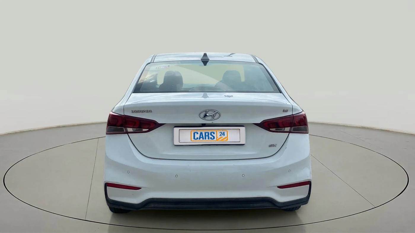 2018 Hyundai Verna 1.6 VTVT SX, Petrol, Manual, 45,346 km, Back/Rear