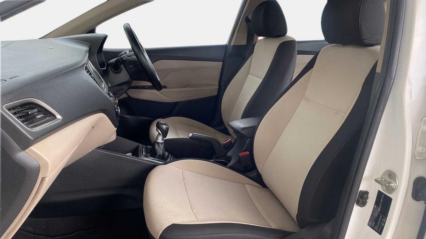 2018 Hyundai Verna 1.6 VTVT SX, Petrol, Manual, 45,346 km, Right Side Front Door Cabin