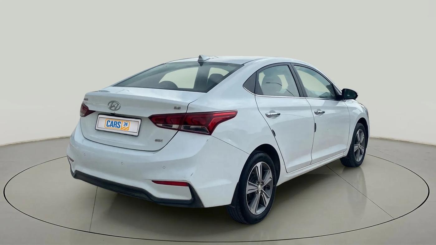 2018 Hyundai Verna 1.6 VTVT SX, Petrol, Manual, 45,346 km, Right Back Diagonal
