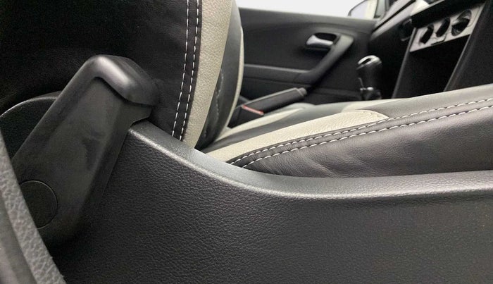 2018 Volkswagen Ameo TRENDLINE 1.0L, Petrol, Manual, 33,545 km, Driver Side Adjustment Panel