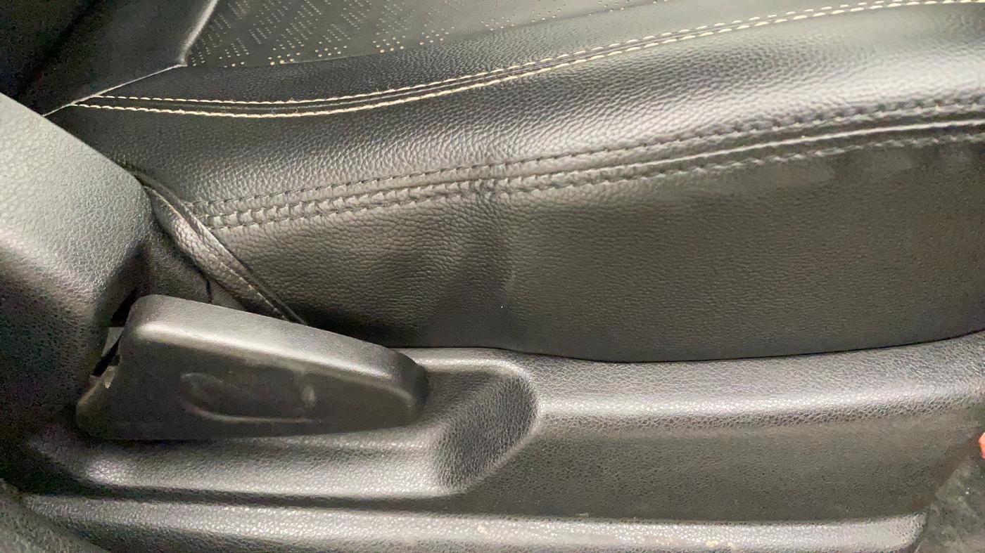 2019 Renault Kwid RXT 1.0 (O), Petrol, Manual, 40,866 km, Driver Side Adjustment Panel