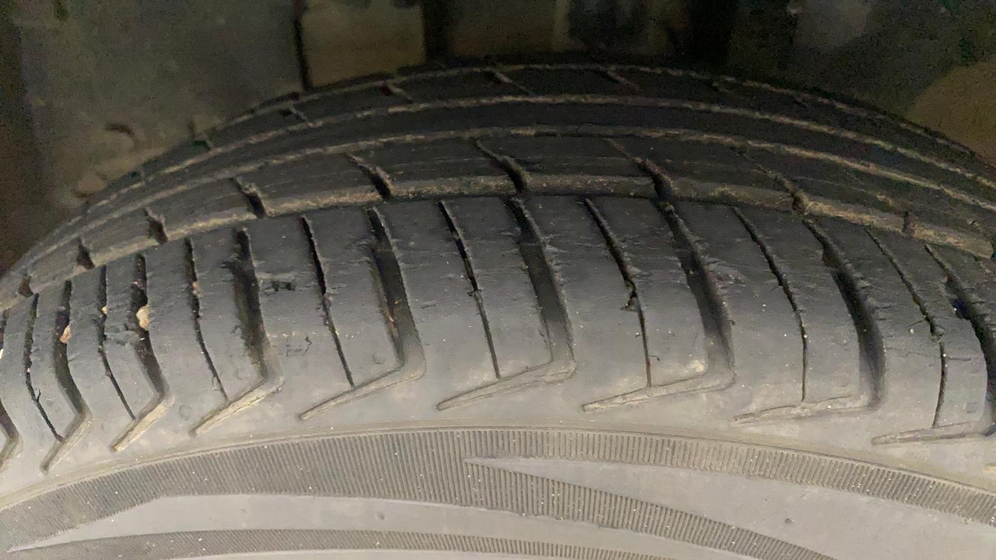 2019 Renault Kwid RXT 1.0 (O), Petrol, Manual, 40,866 km, Left Front Tyre Tread