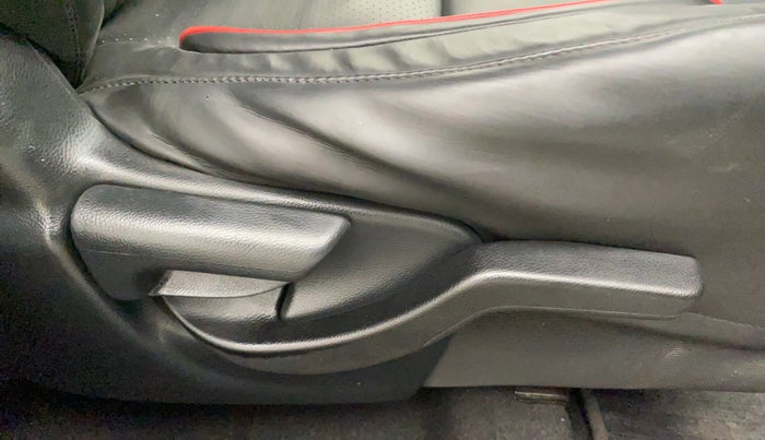 2019 Honda BR-V 1.5L I-VTEC S, Petrol, Manual, 52,400 km, Driver Side Adjustment Panel