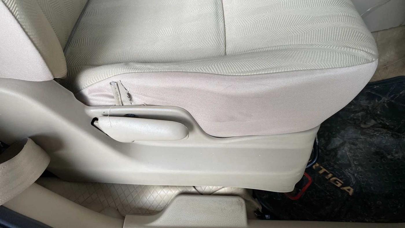 2017 Maruti Ertiga VXI, Petrol, Manual, 61,316 km, Driver Side Adjustment Panel