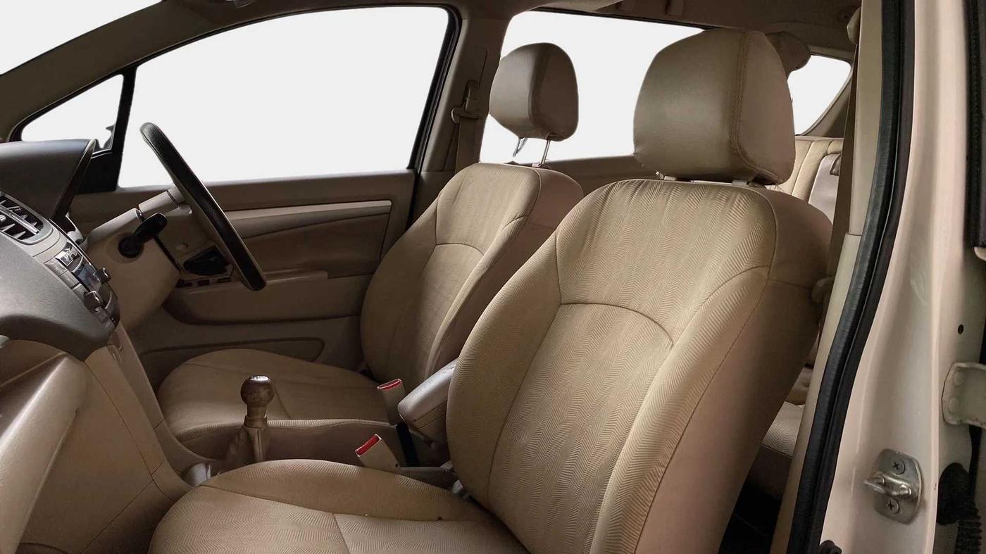 2017 Maruti Ertiga VXI, Petrol, Manual, 61,316 km, Right Side Front Door Cabin